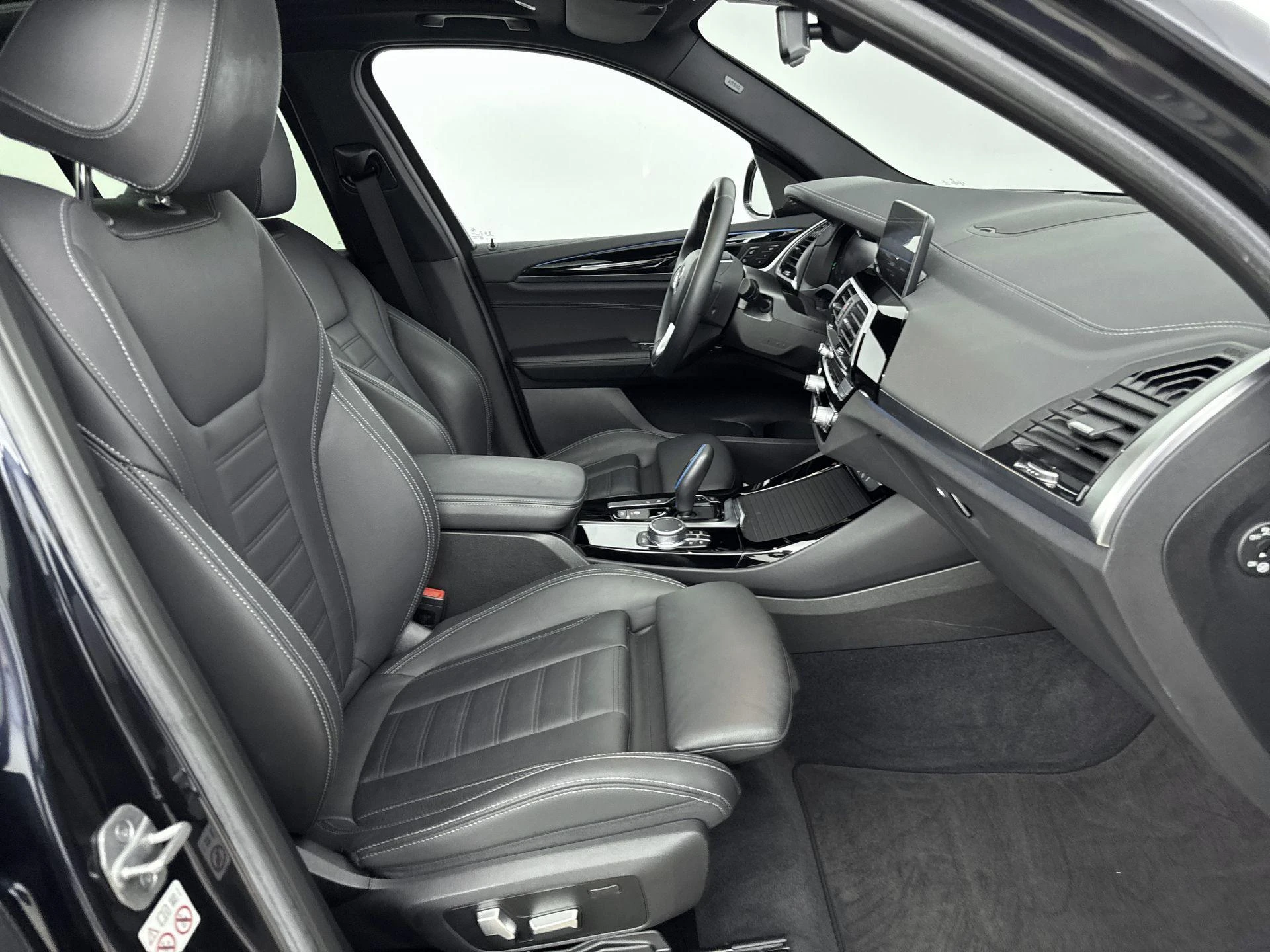 BMW-iX3-image-28