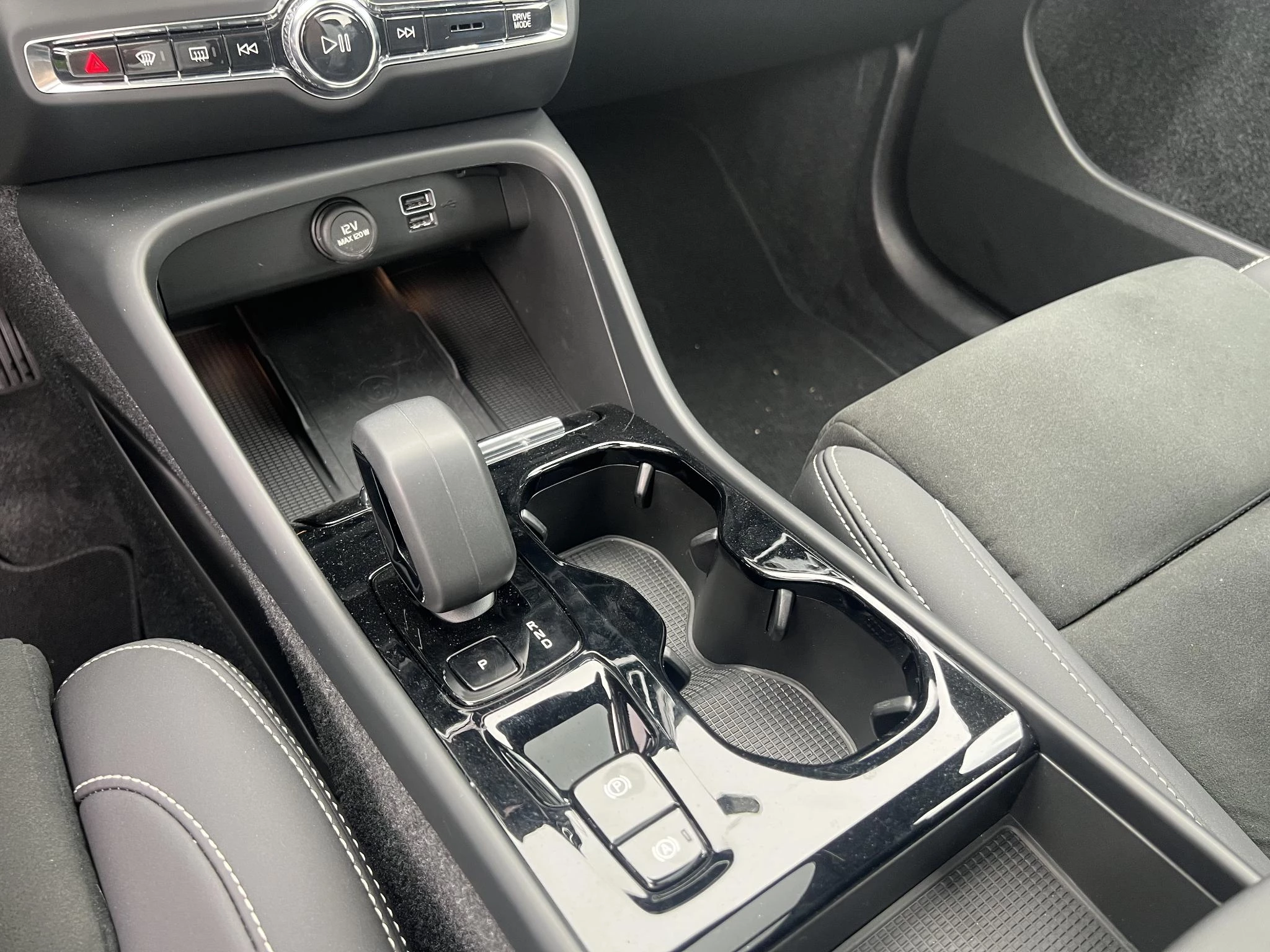 Volvo XC40 T5 Recharge Inscription Panodak Aut.