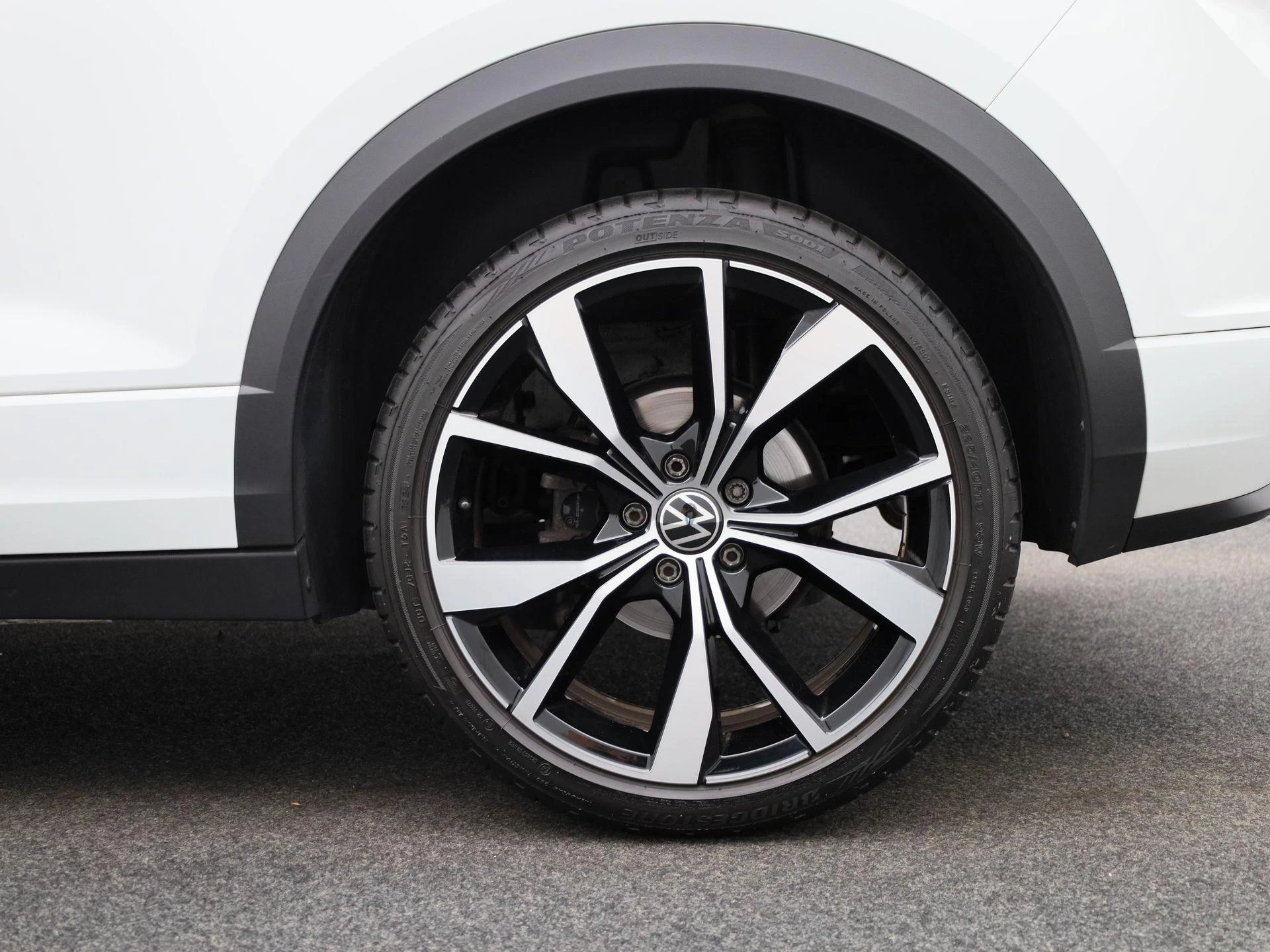 Volkswagen-T-Roc-image-12