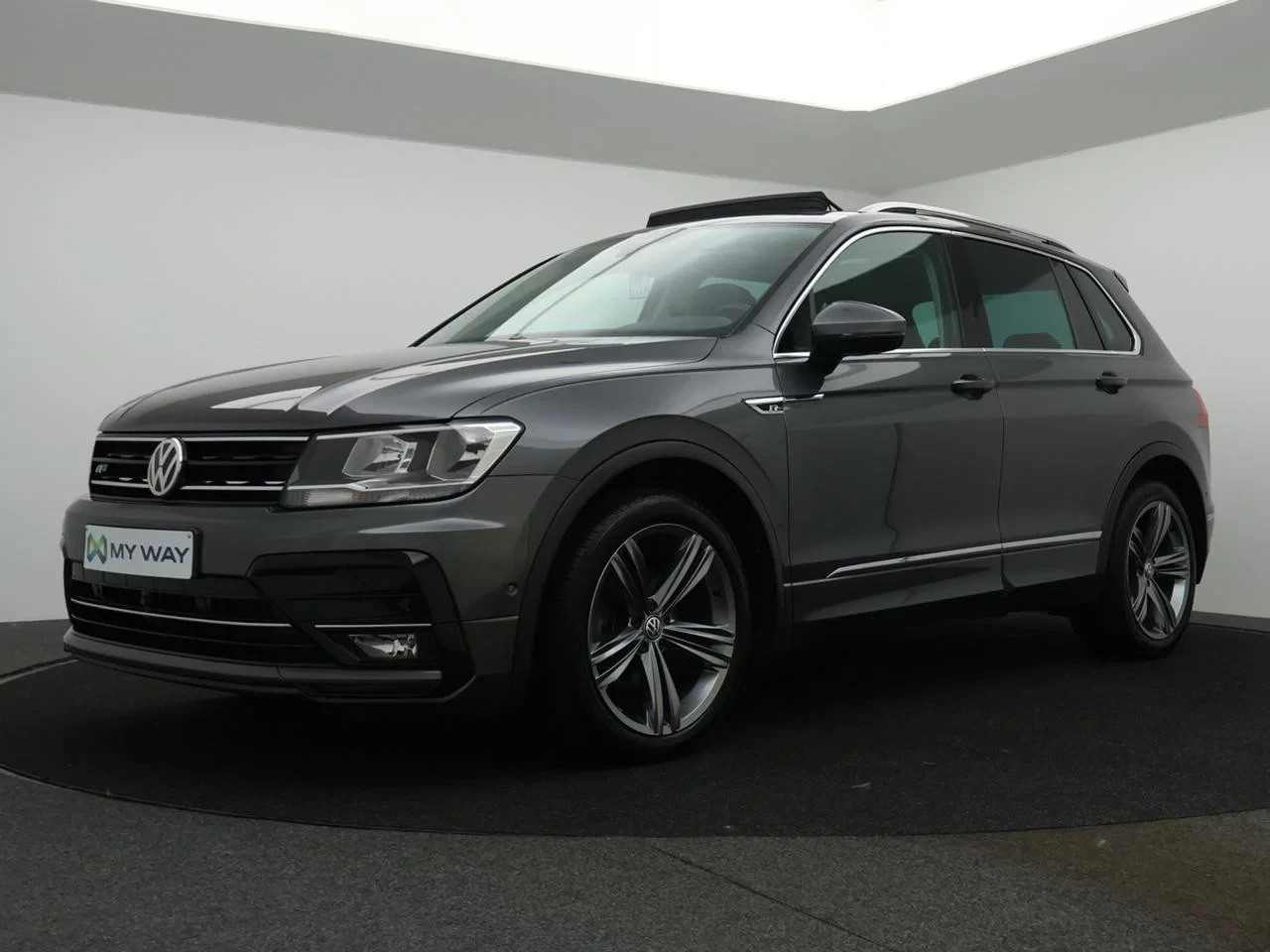 Volkswagen-Tiguan-image-0