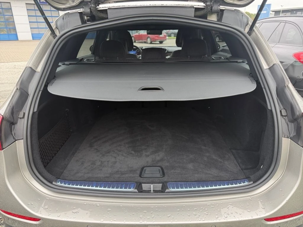 Mercedes-Benz-C-Klasse 220-image-13