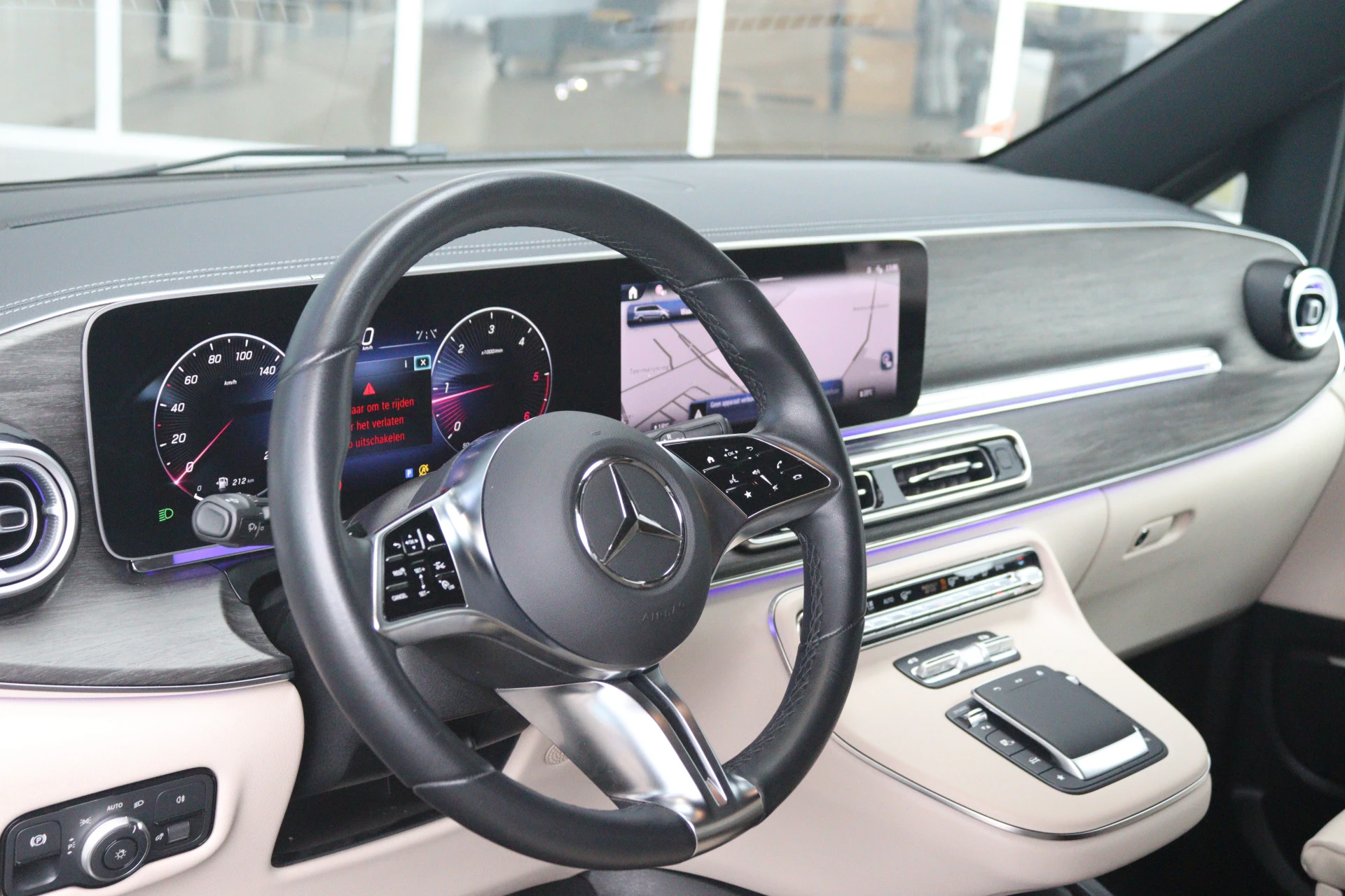Mercedes-Benz-V-Klasse-image-2