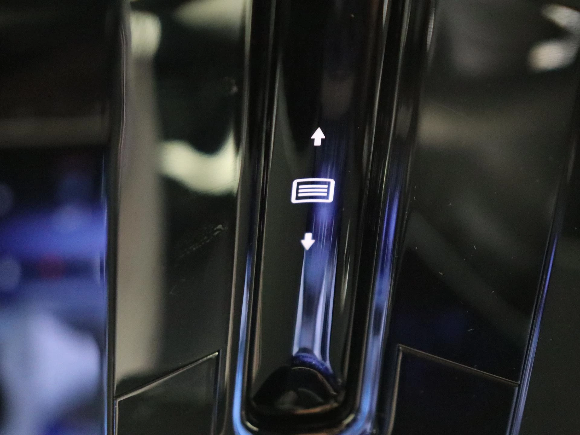 Mercedes-Benz-EQE-image-23