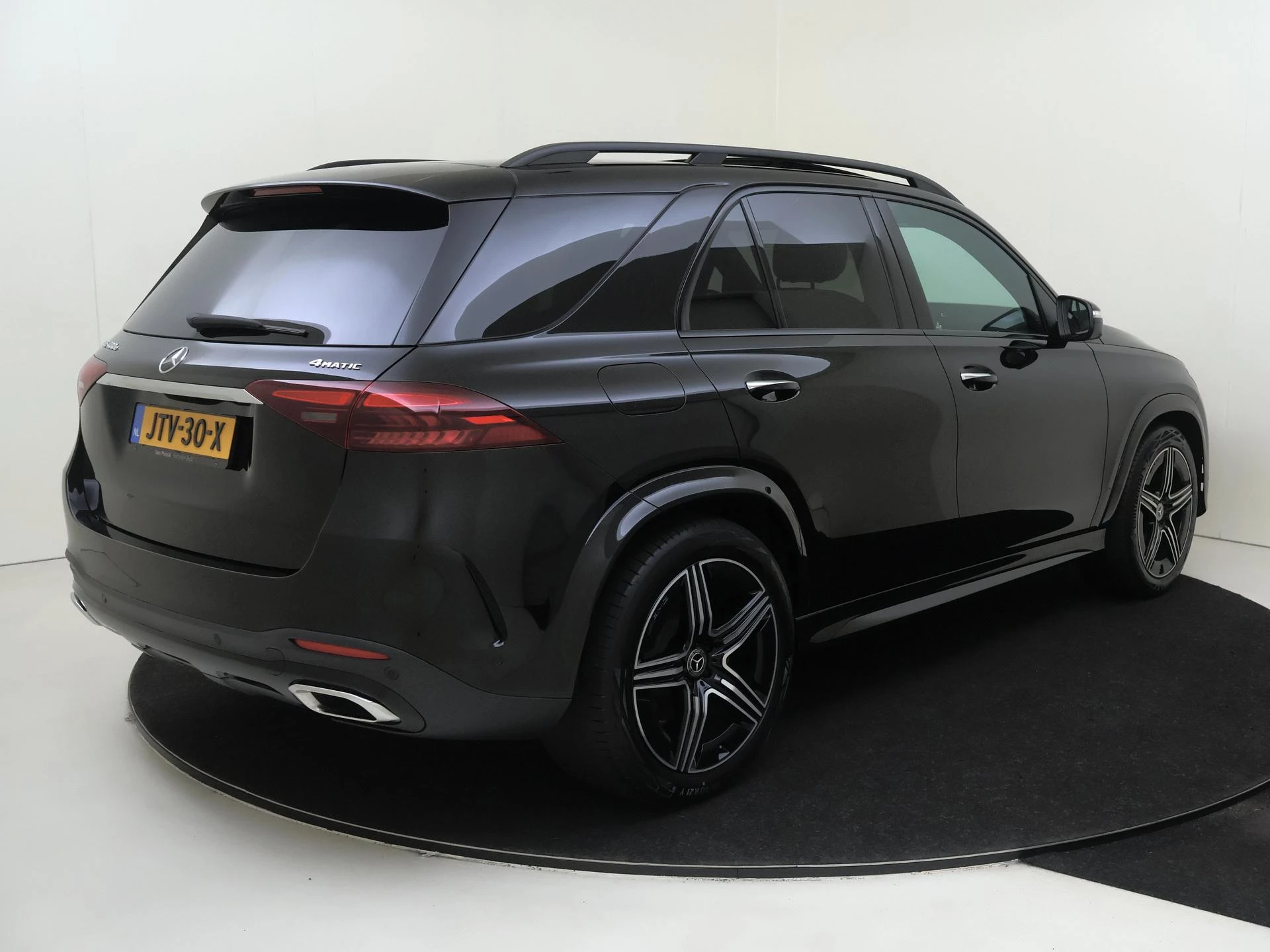 Mercedes-Benz-GLE-image-3