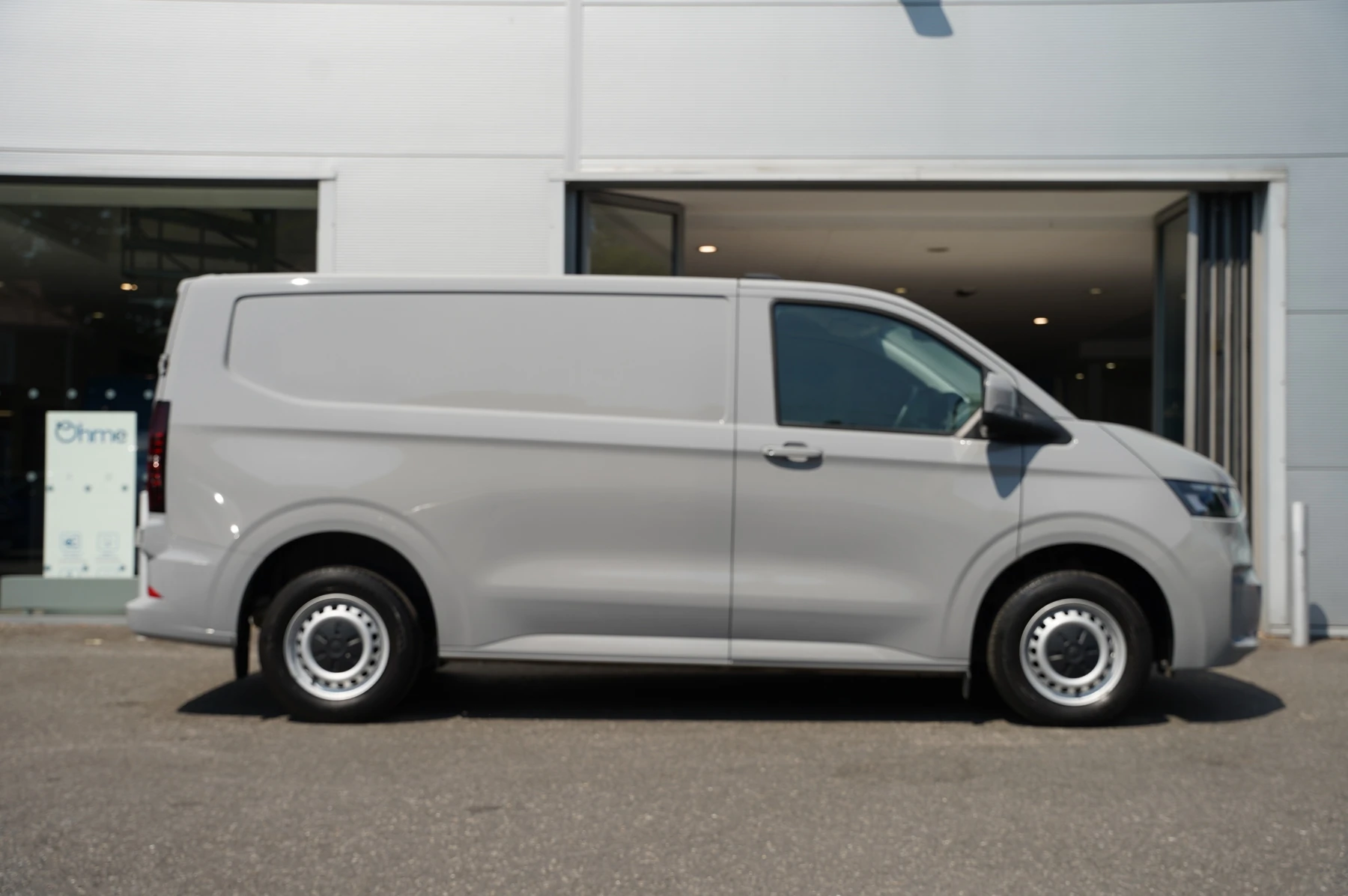 Volkswagen-Transporter-image-3