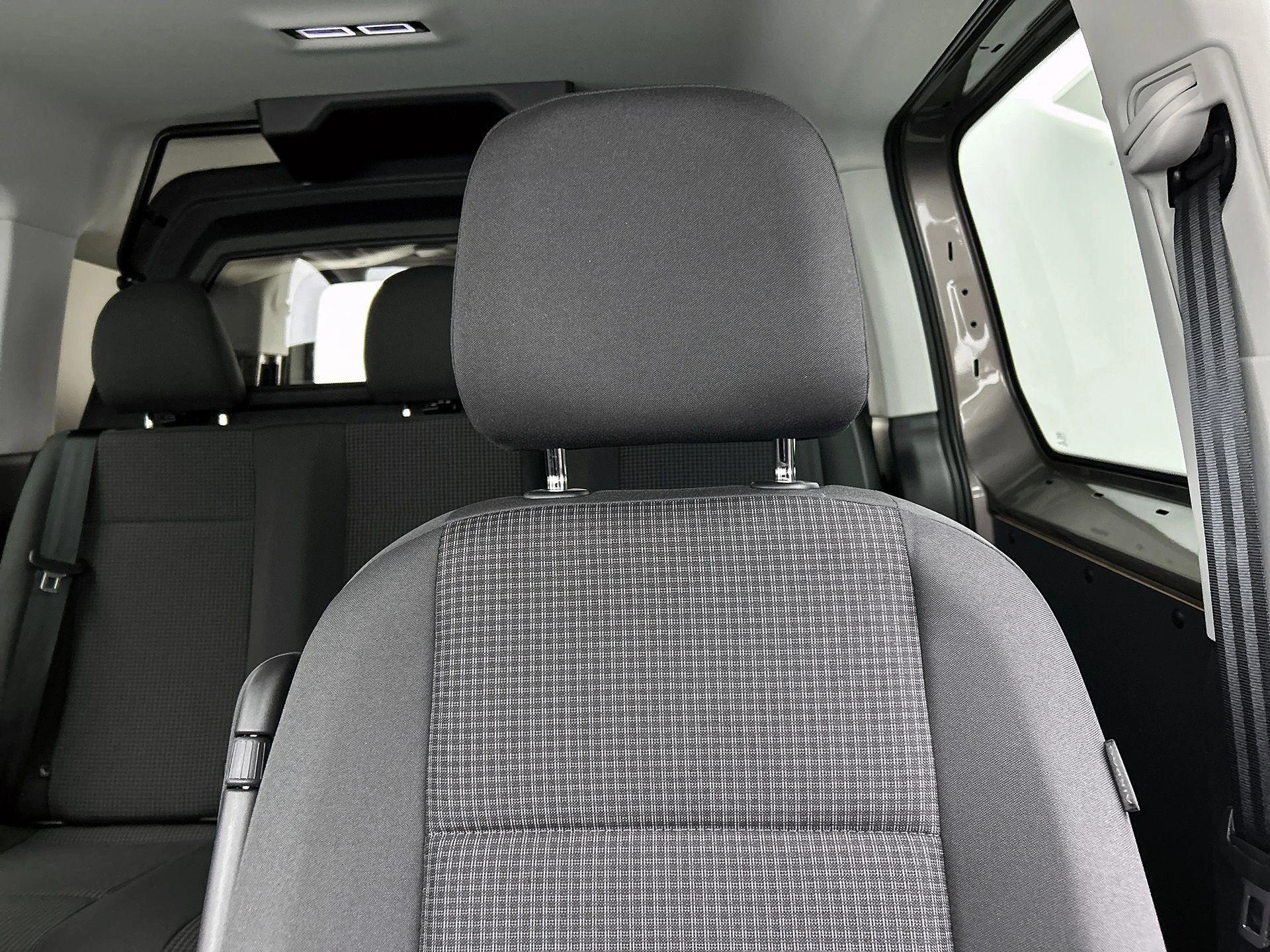 Volkswagen-Caddy-image-13