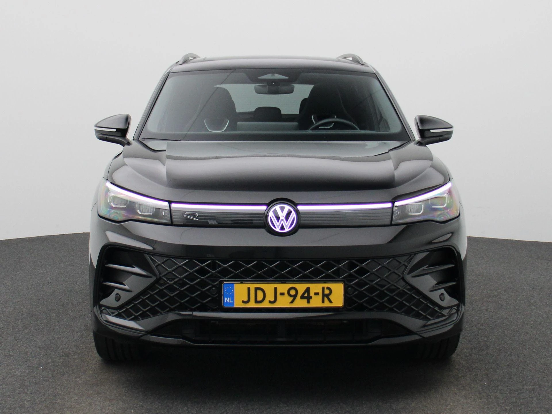 Volkswagen-Tiguan-image-2