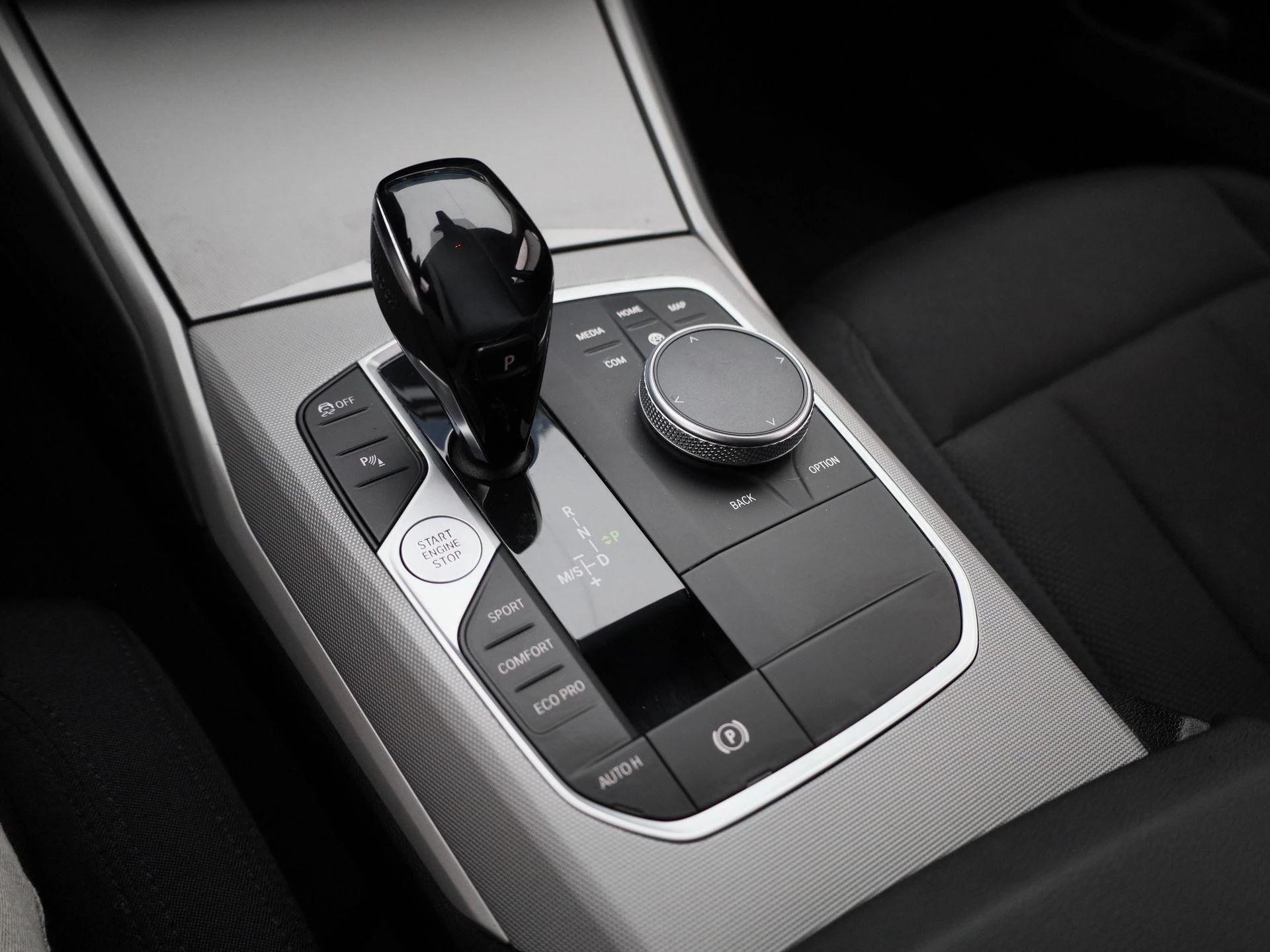 BMW 3 Reeks Touring 318dA (110 kW)