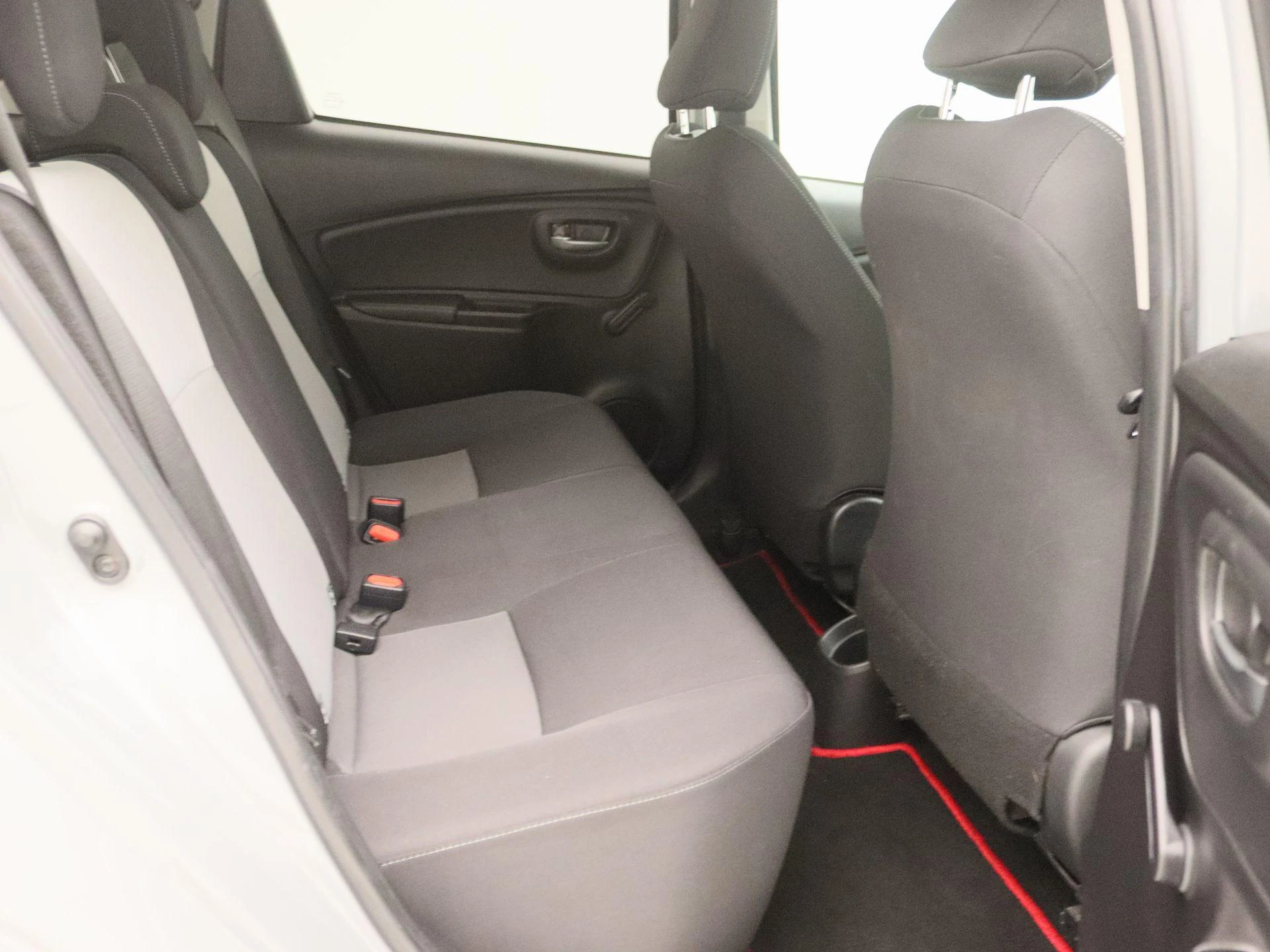 Toyota-Yaris-image-24