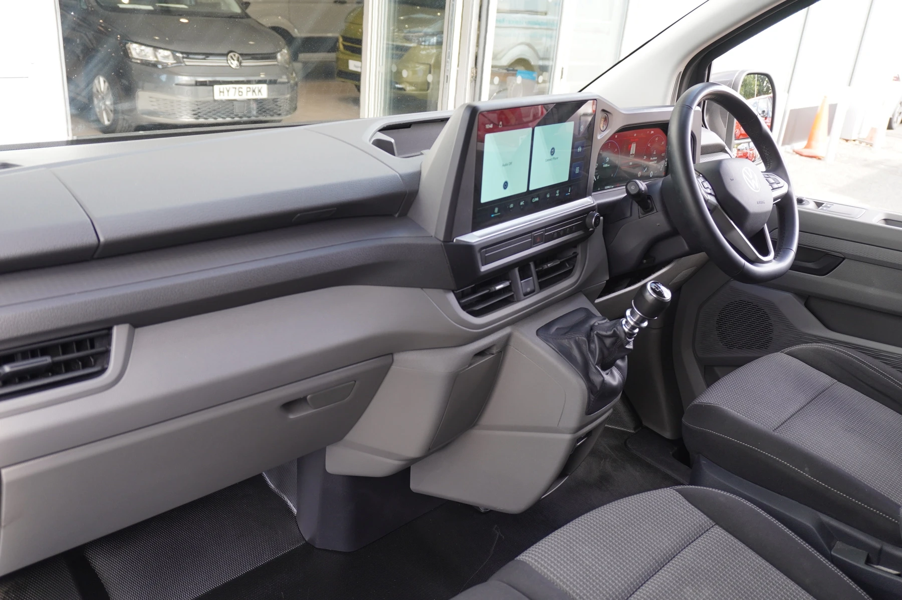 Volkswagen-Transporter-image-1