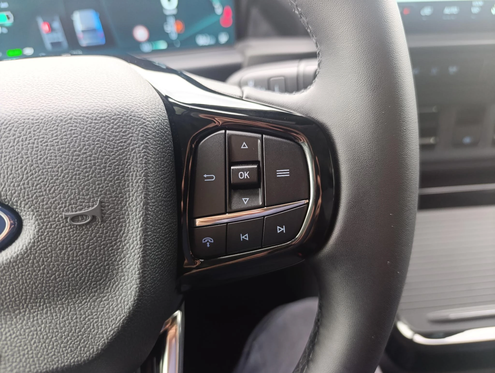 Ford-E-Transit-image-18
