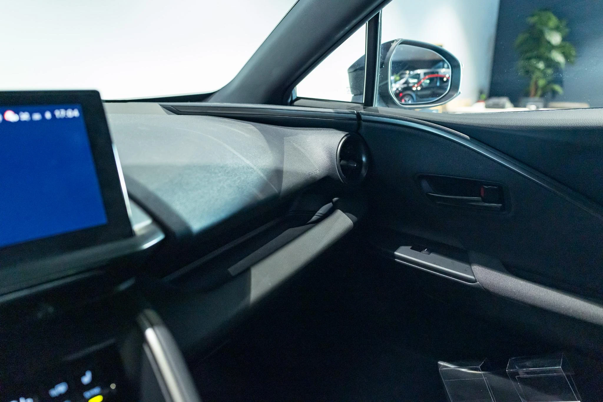 Toyota-C-HR-image-33