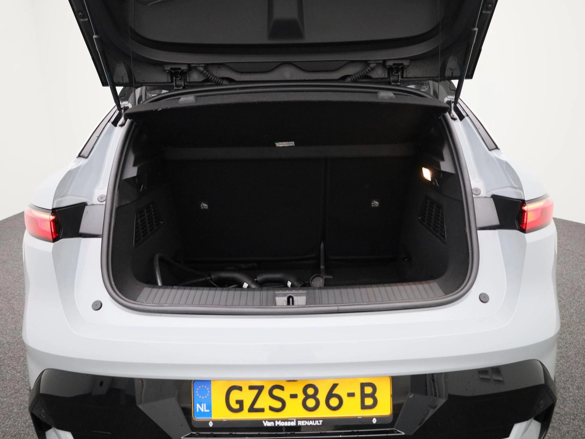 Renault-Megane E-Tech-image-11