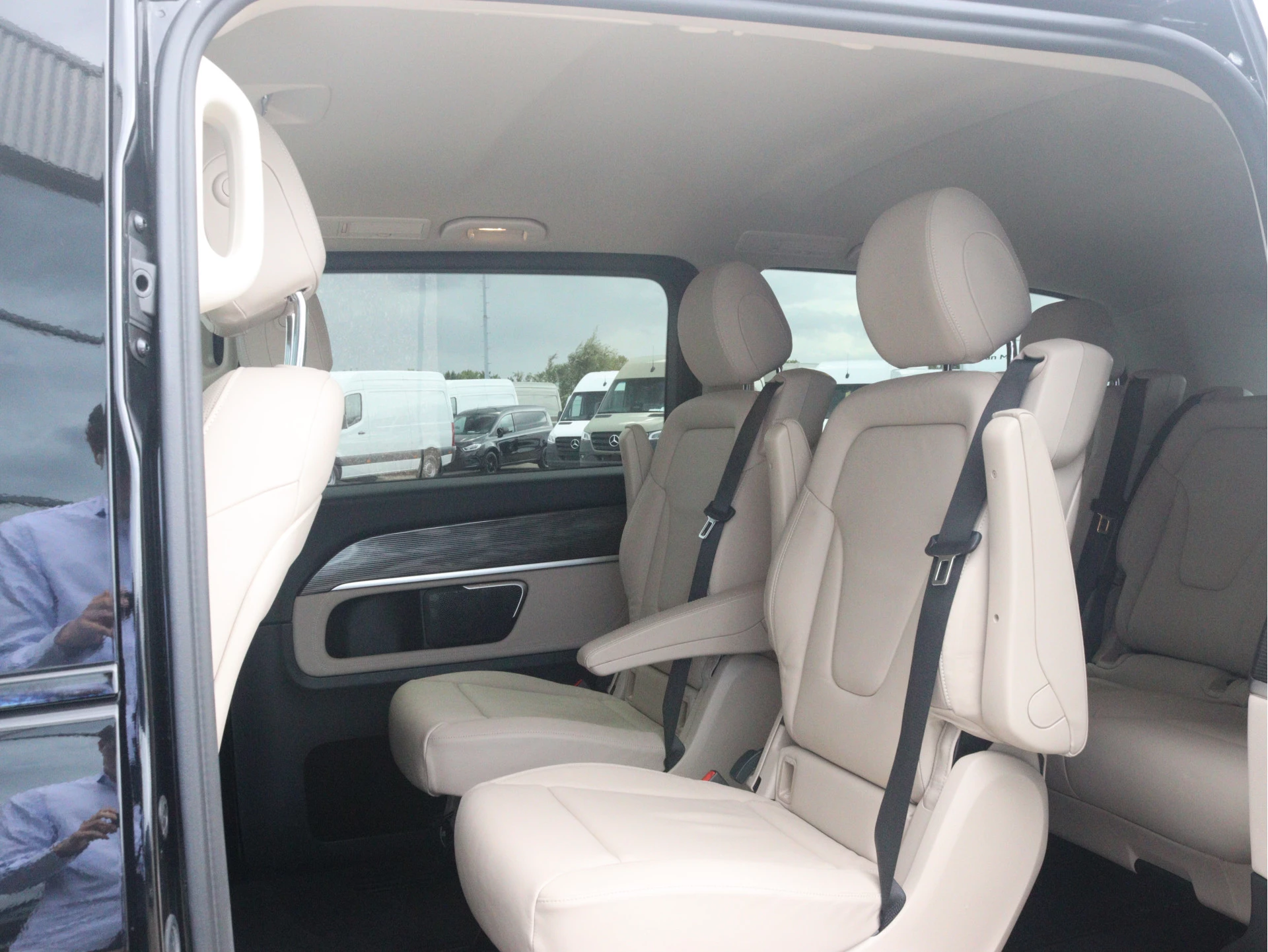 Mercedes-Benz-V-Klasse-image-3