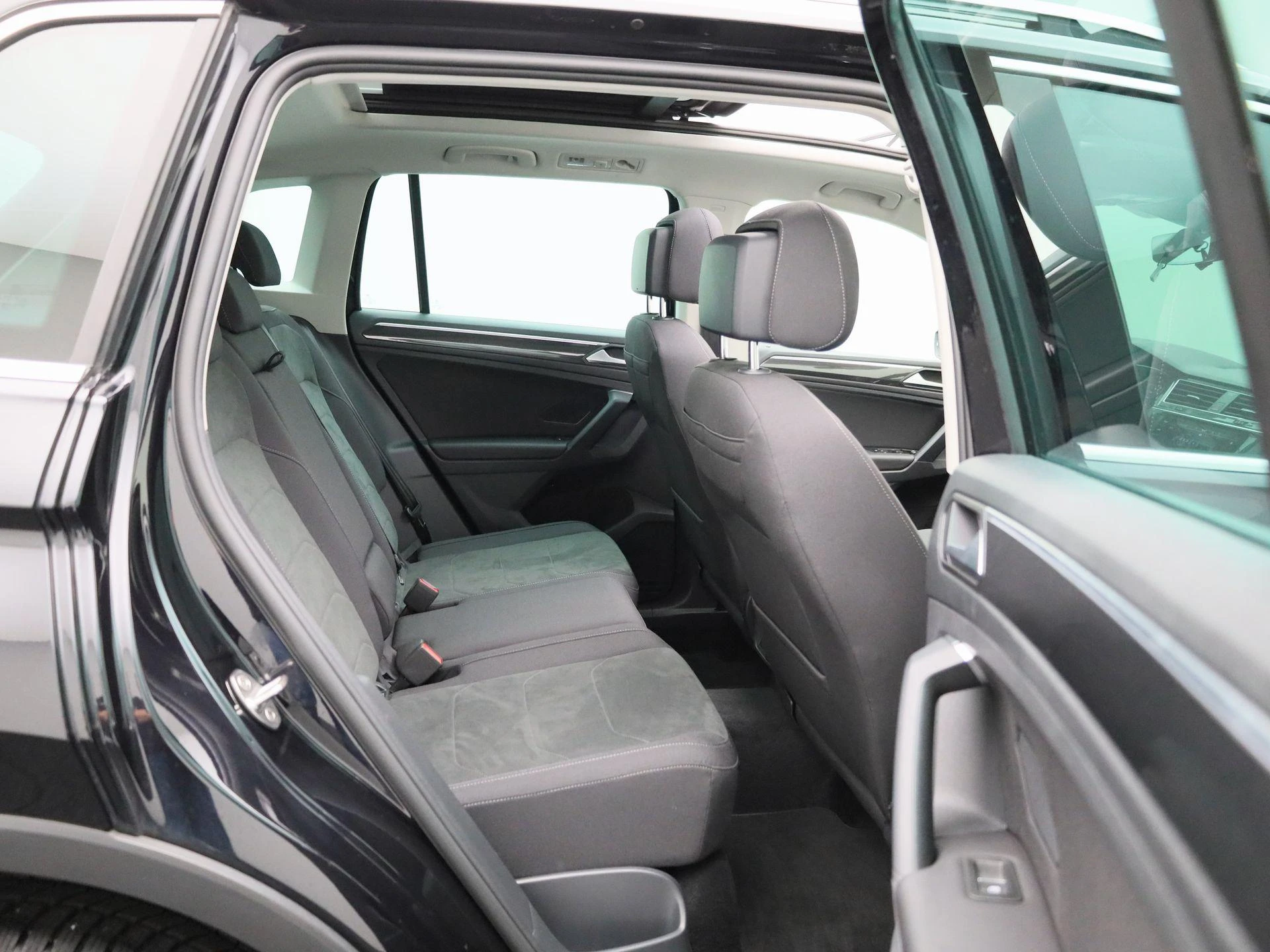 Volkswagen-Tiguan-image-39