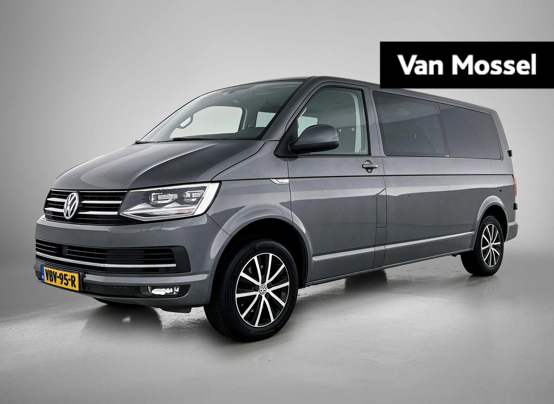 Volkswagen-Transporter-image-0