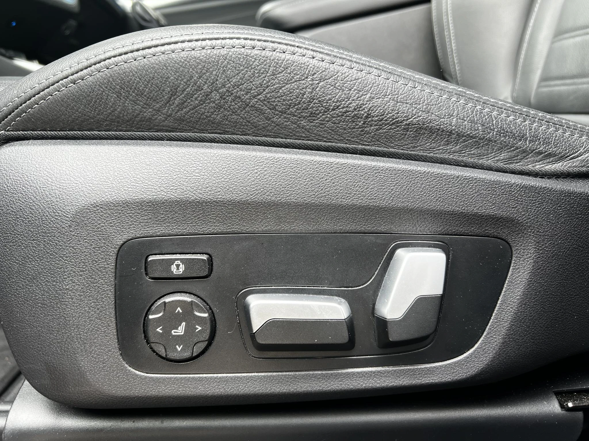 BMW-iX3-image-4
