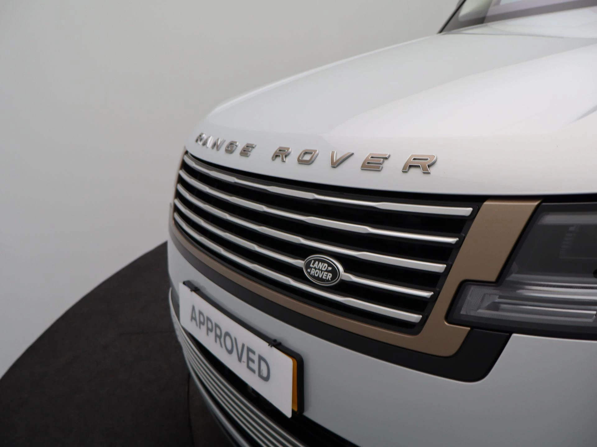 Land Rover Range Rover 3.0 P510e SV PHEV