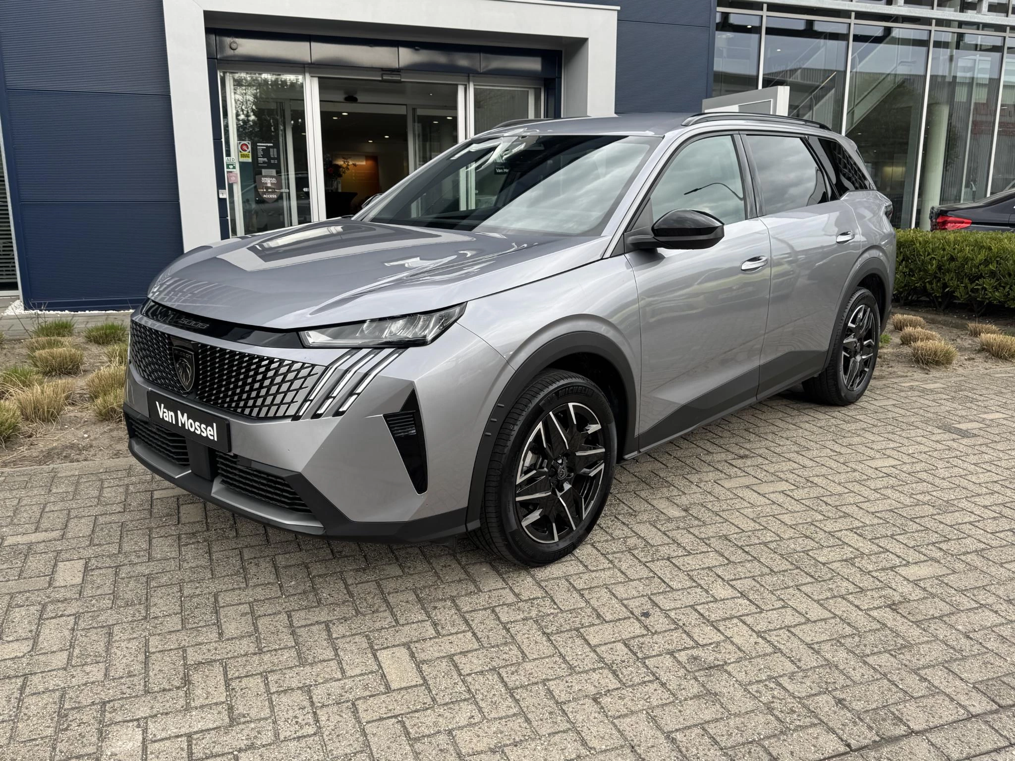 Peugeot-5008-image-2