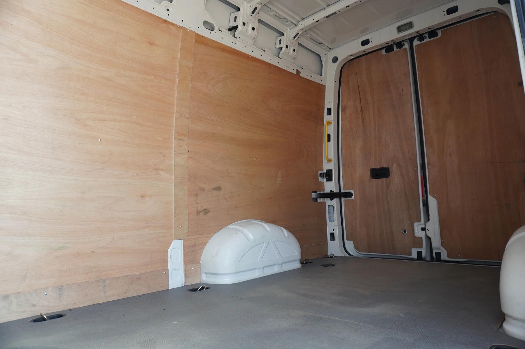 Volkswagen-Crafter-image-15
