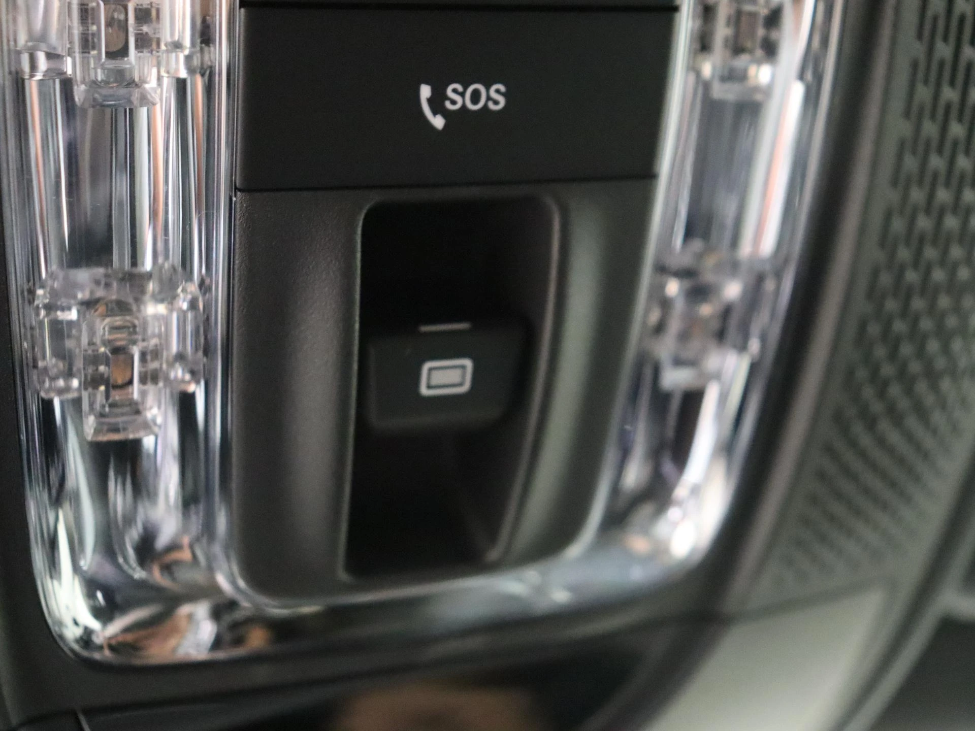 Mercedes-Benz-EQA-image-22