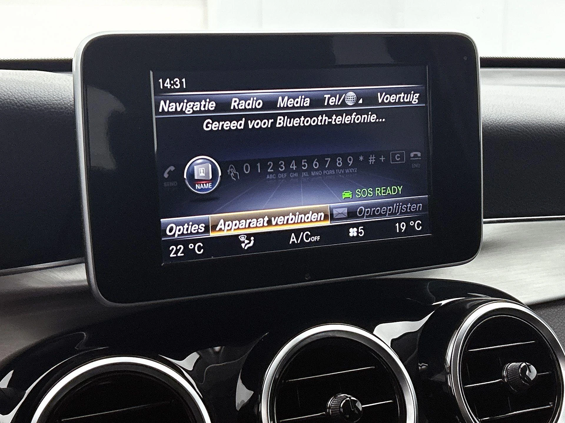 Mercedes-Benz-GLC-image-16