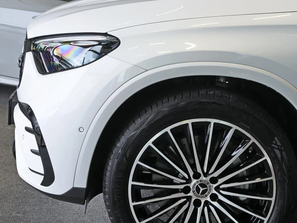 Mercedes-Benz-GLC 220 d-image-3