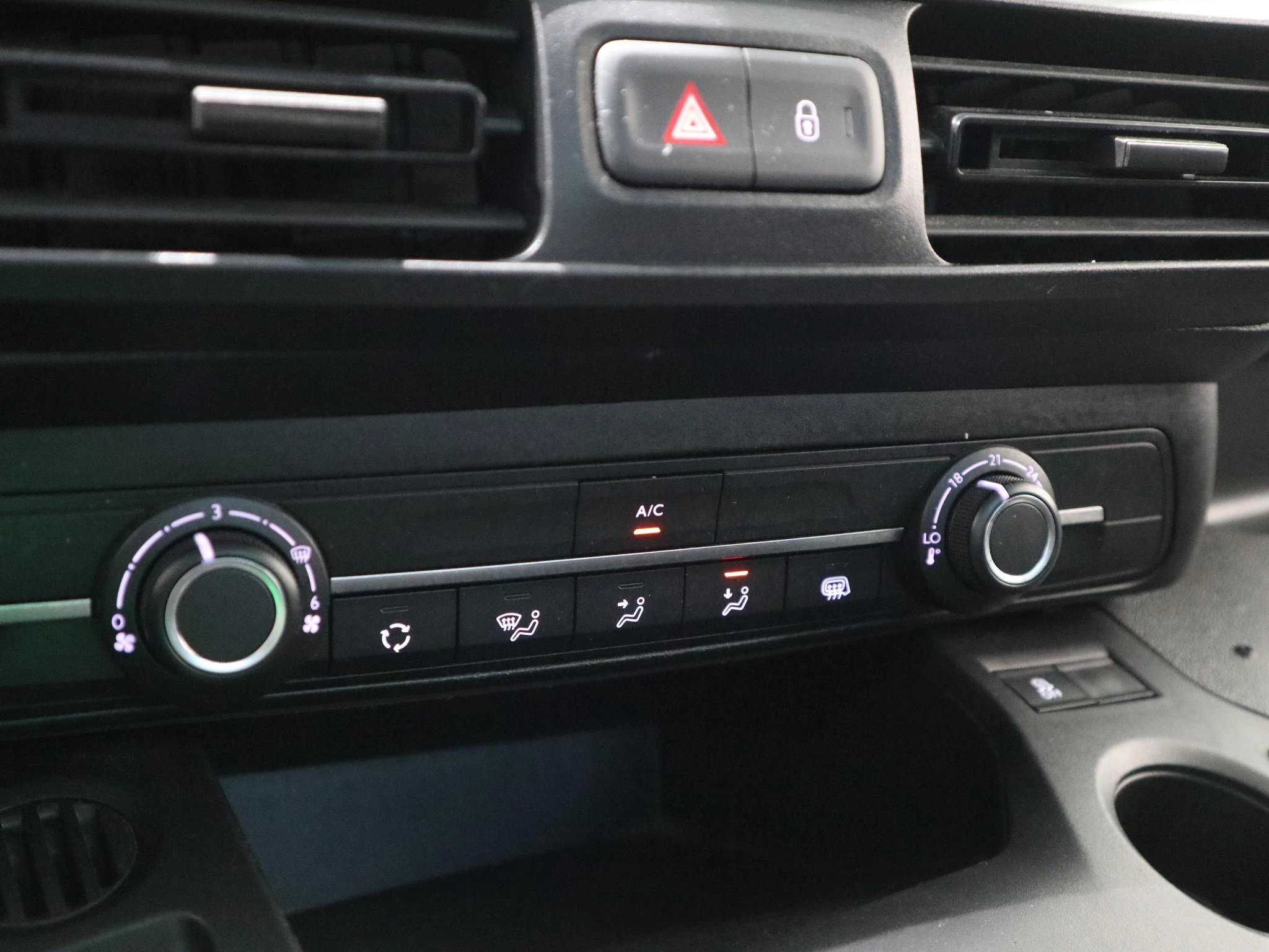 Peugeot-Partner-image-11