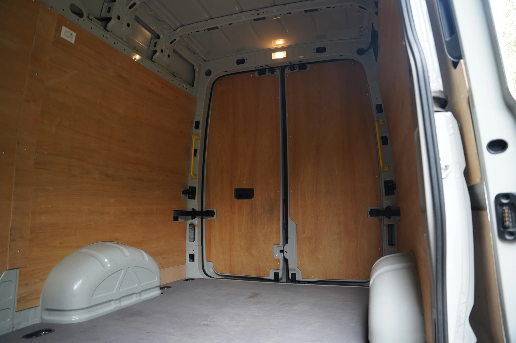 Volkswagen-Crafter-image-9