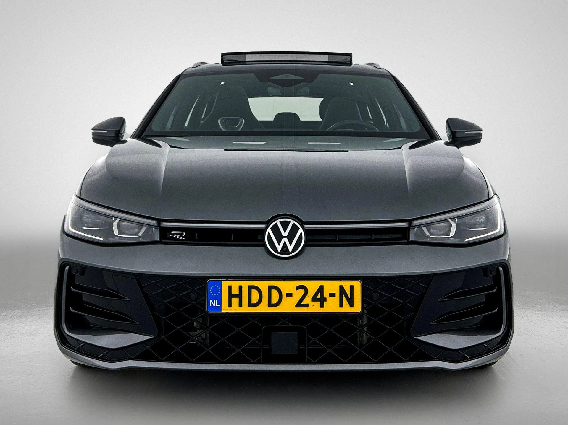 Volkswagen-Passat-image-4