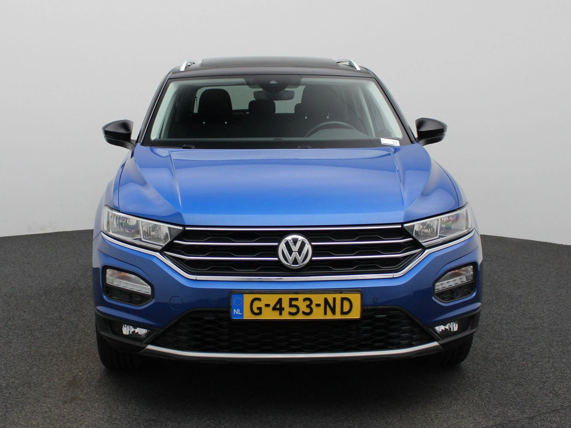 Volkswagen-T-Roc-image-2