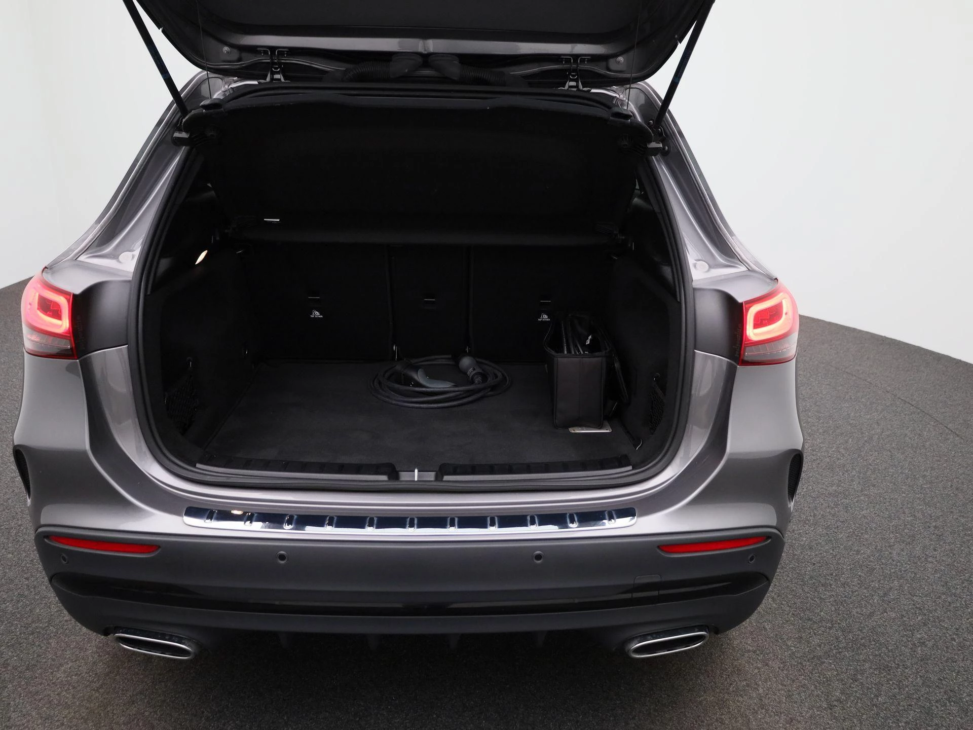 Mercedes-Benz GLA 250 e AMG Line + CARPLAY + MULTIBEAM + NIGHTPAKKET +