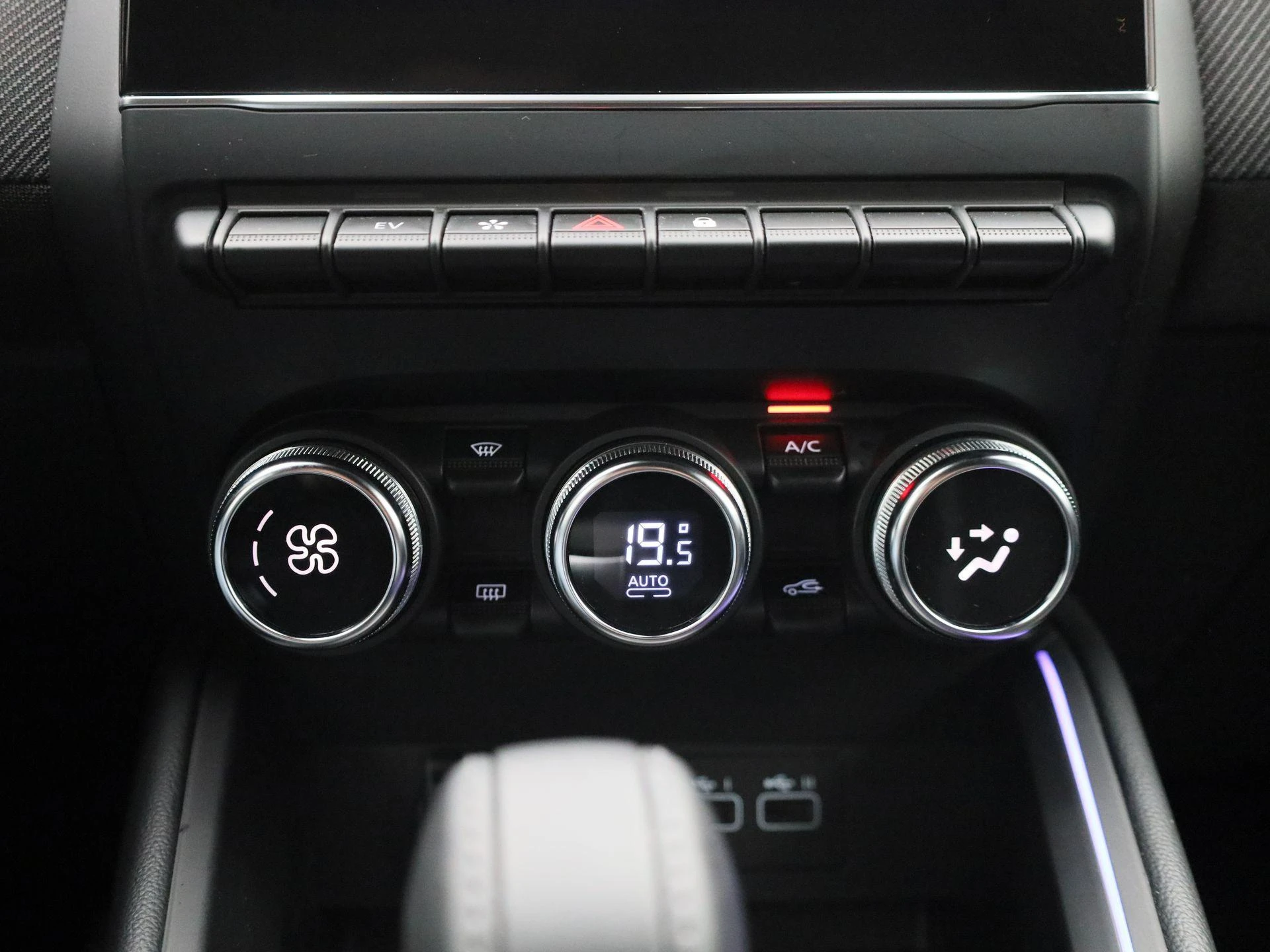 Renault-Clio-image-16