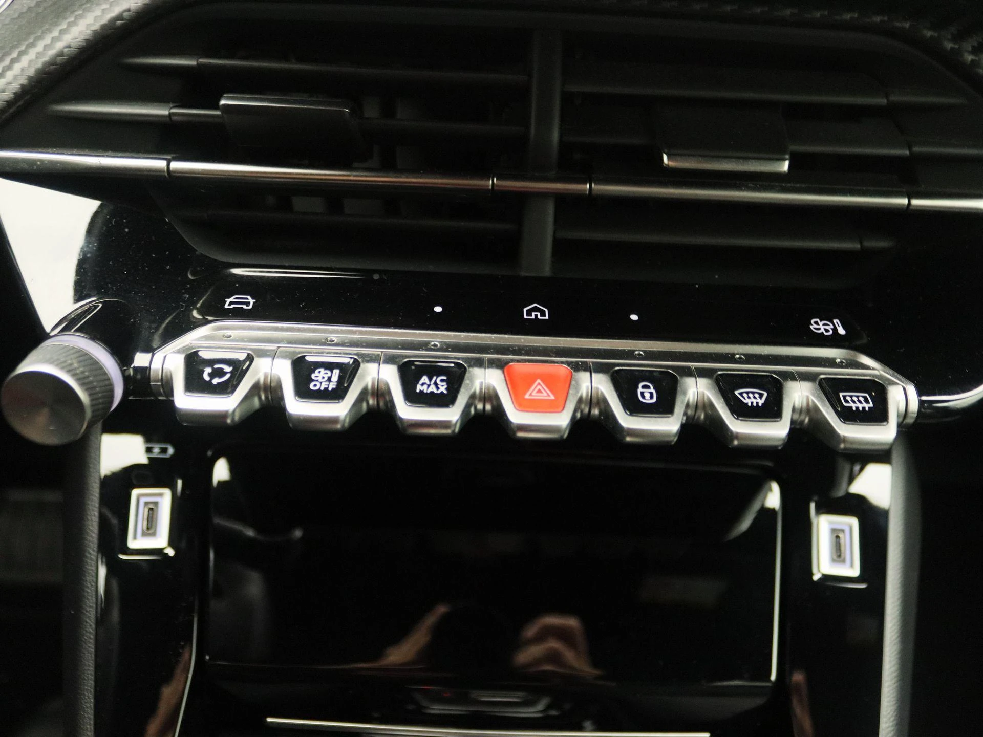 Peugeot-2008-image-10