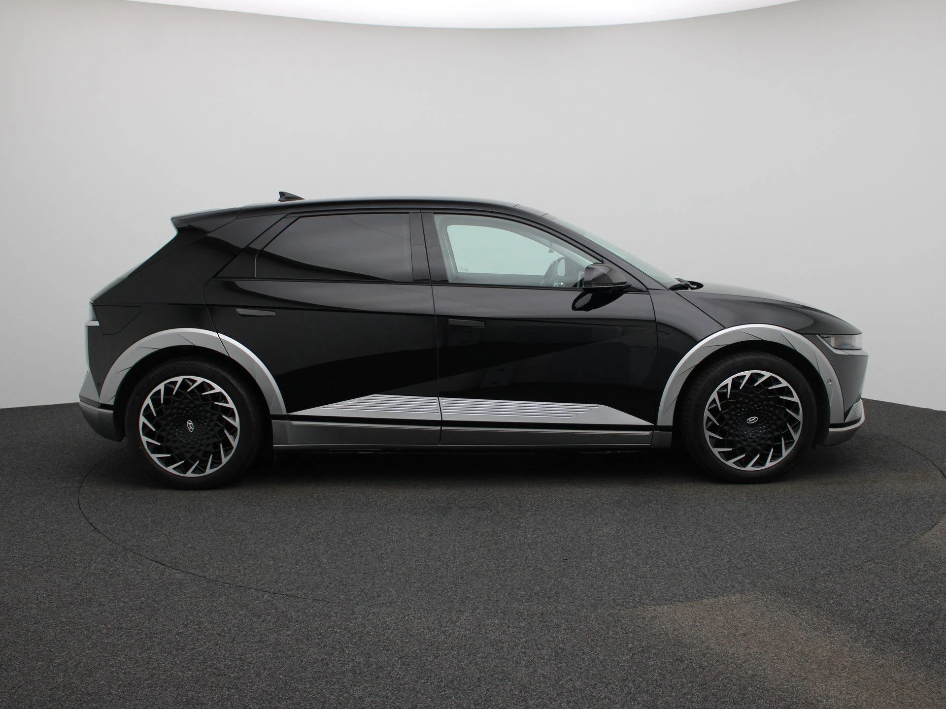 Hyundai-IONIQ 5-image-5