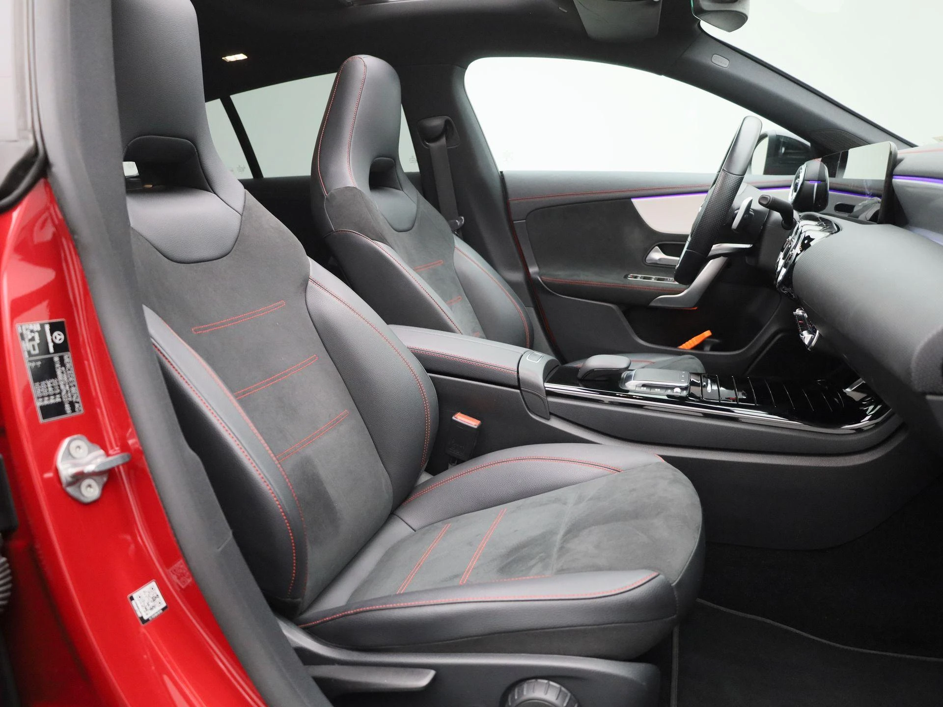 Mercedes-Benz-CLA-image-33
