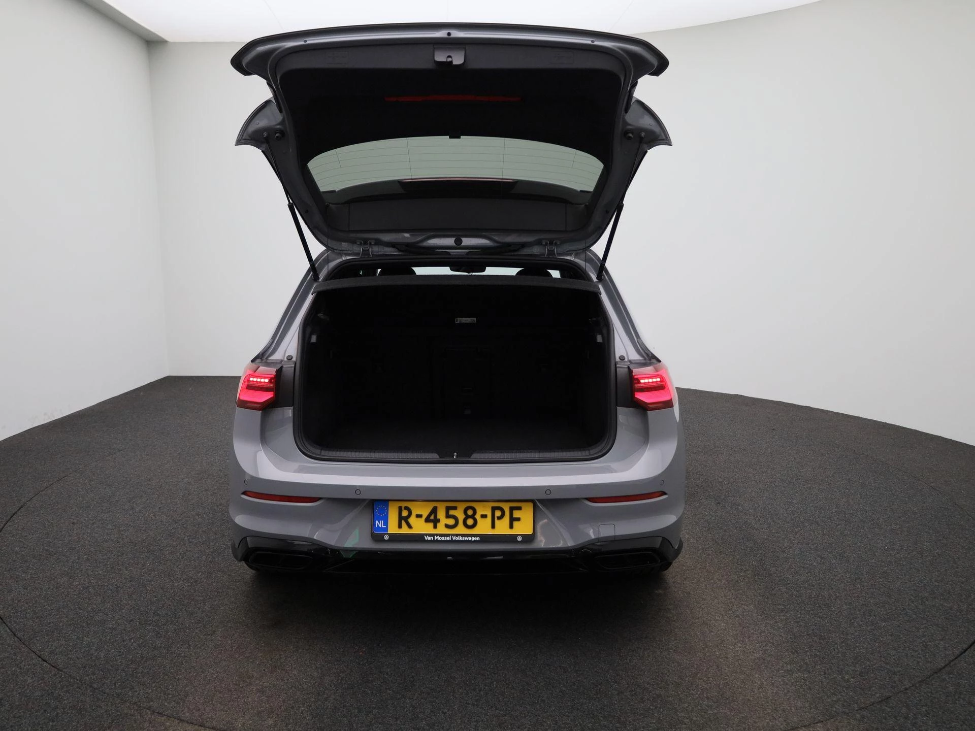 Volkswagen Golf 2.0 TSI R-Line
