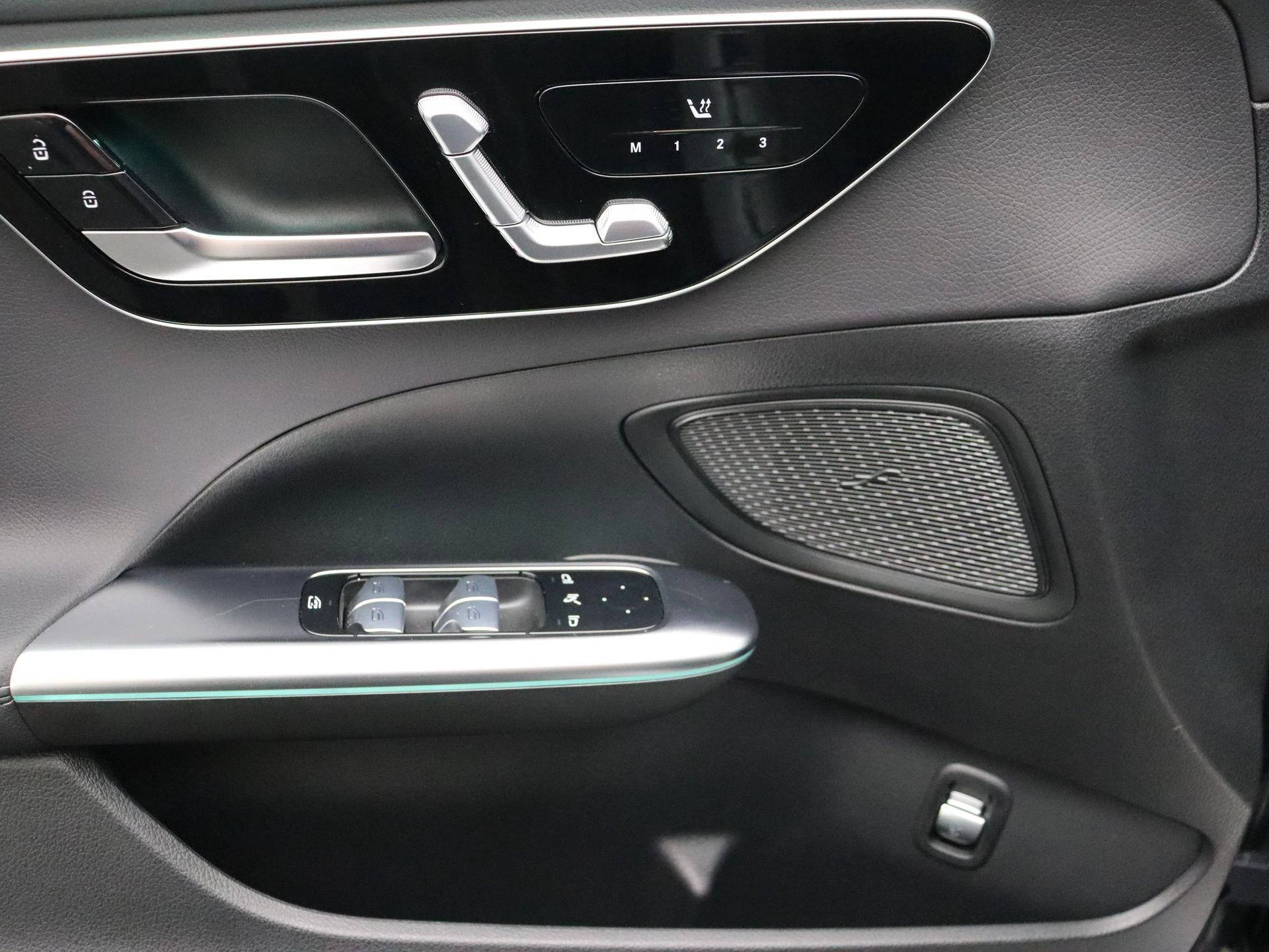 Mercedes-Benz C-Klasse 200 Luxury Line + PANORAMISCH DAK + LEDER +