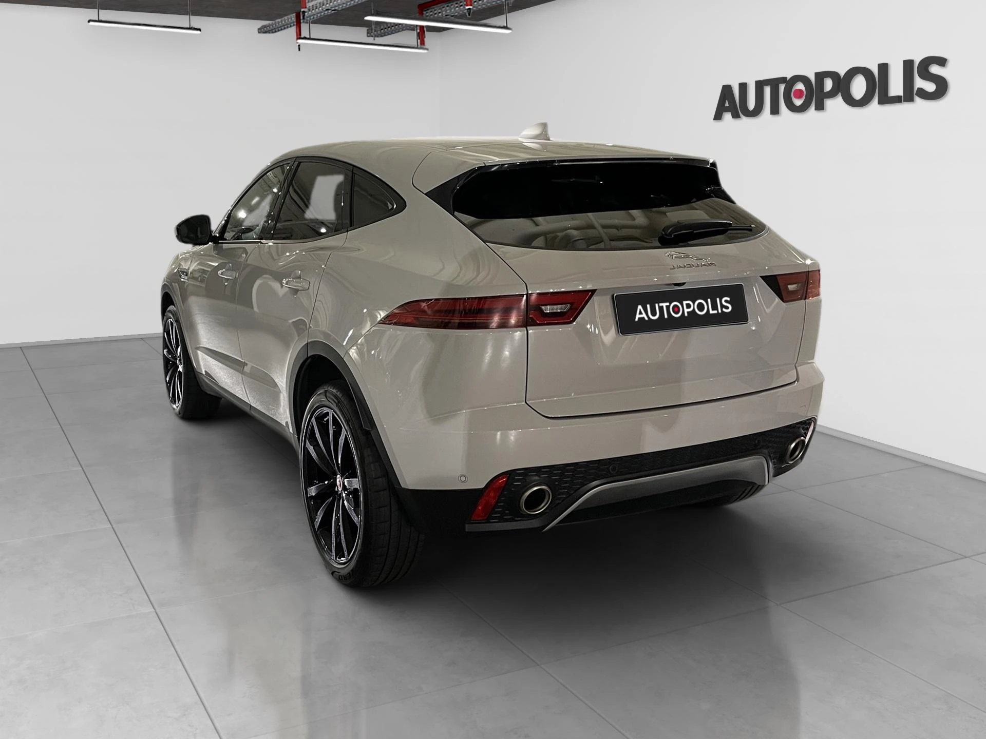 Jaguar-E-PACE-image-17