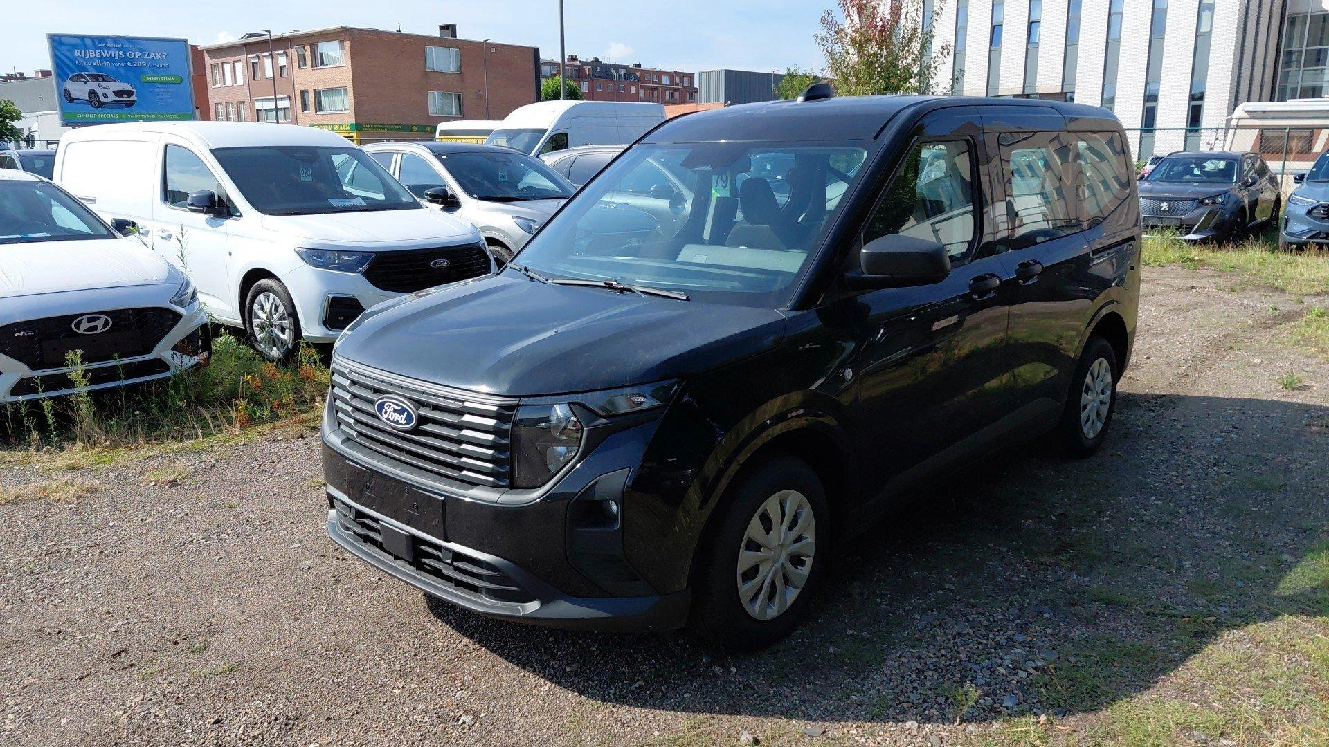 Ford-Tourneo Courier-image-6