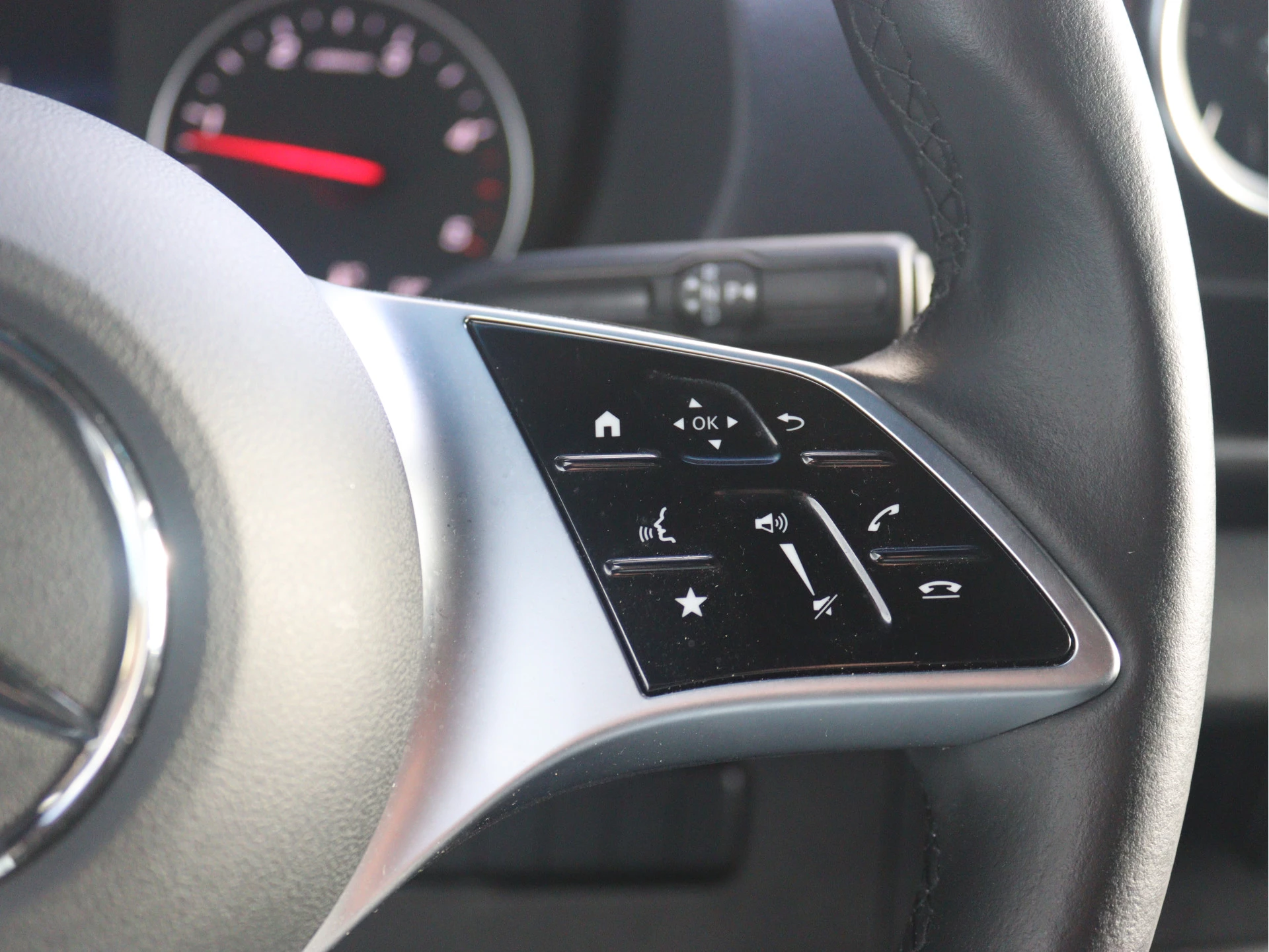 Mercedes-Benz-Sprinter-image-7