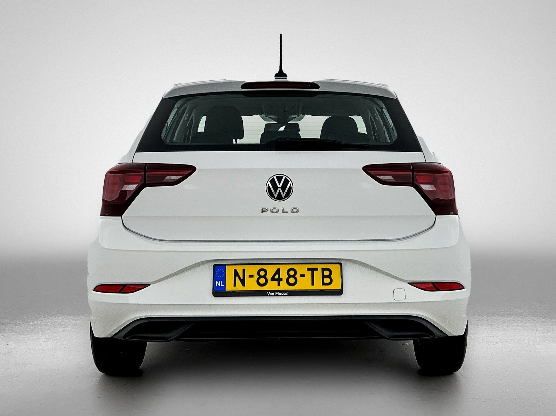 Volkswagen-Polo-image-2