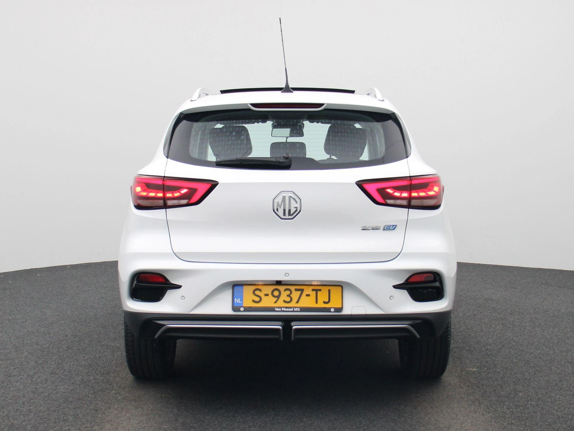 MG-ZS EV-image-4
