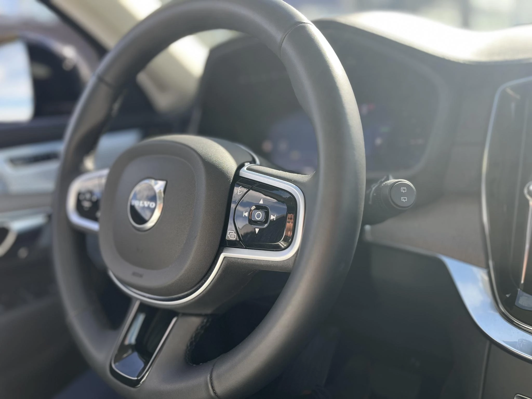 Volvo XC90 T8 Plug-in hybrid AWD Ultra Dark