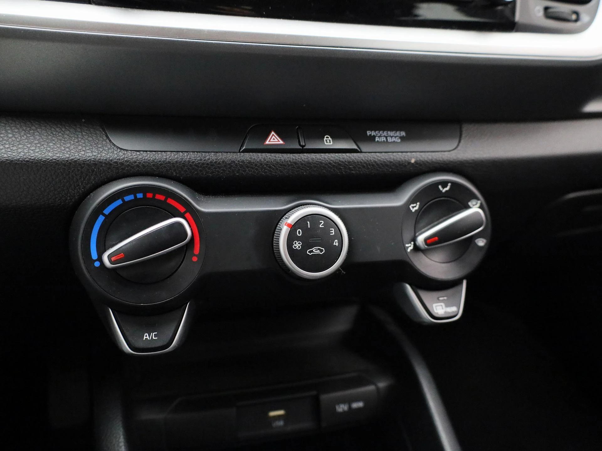 Kia-Stonic-image-23