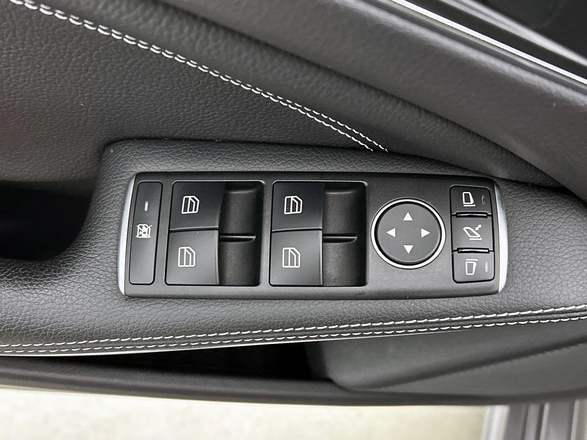 Mercedes-Benz-A-Klasse-image-30