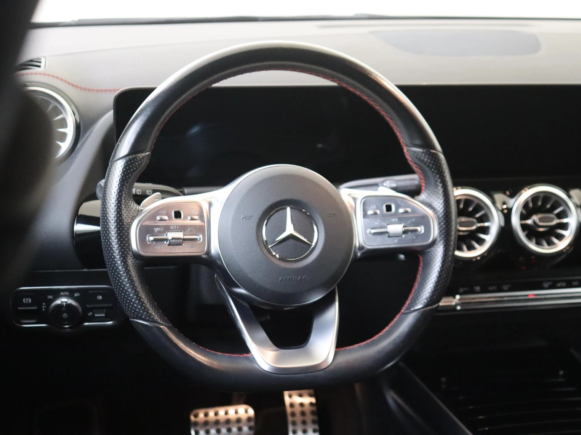 Mercedes-Benz EQA 350 4MATIC Edition 1 67 kWh