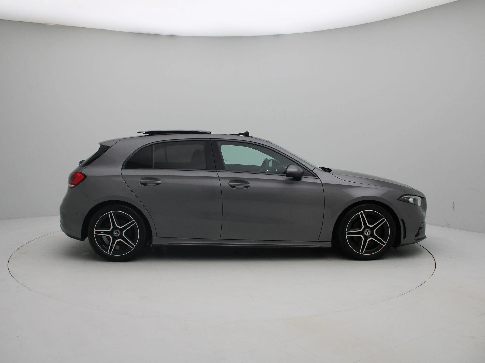 Mercedes-Benz-A-Klasse-image-6