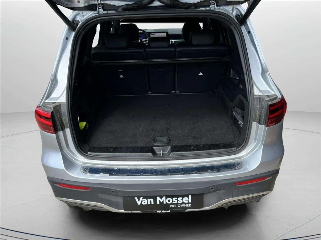 Mercedes-Benz-EQB-image-22