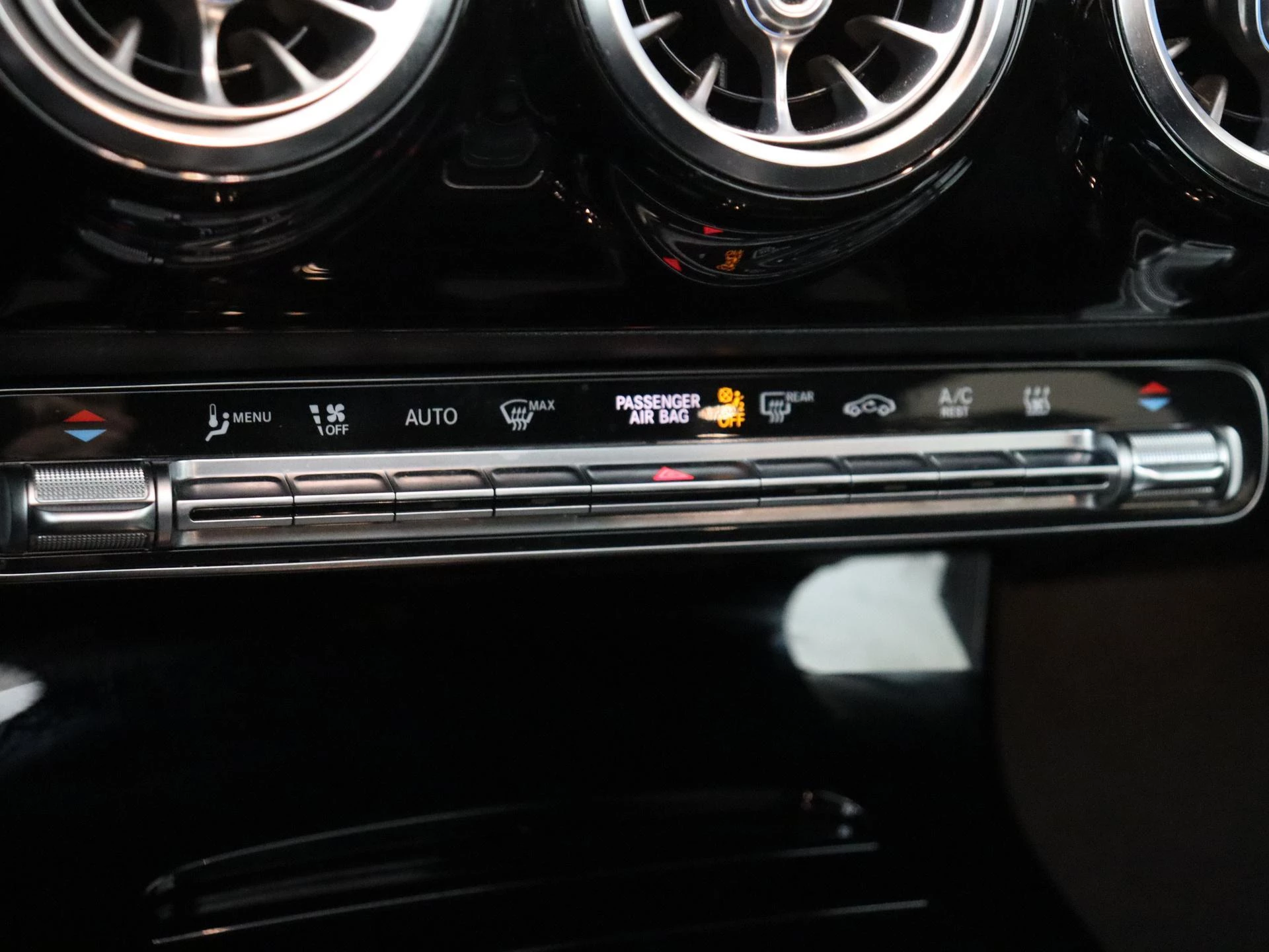 Mercedes-Benz-A-Klasse-image-18